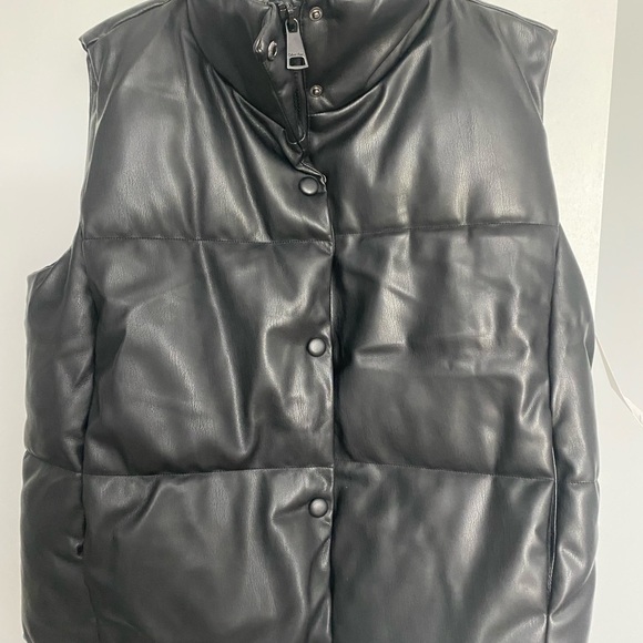 Calvin Klein Women's Black Puffer Vest - Picture 1 of 3